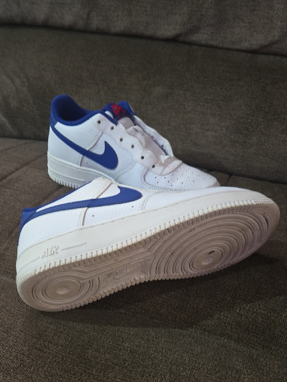 Nike White and Blue Low-Top Sneakers